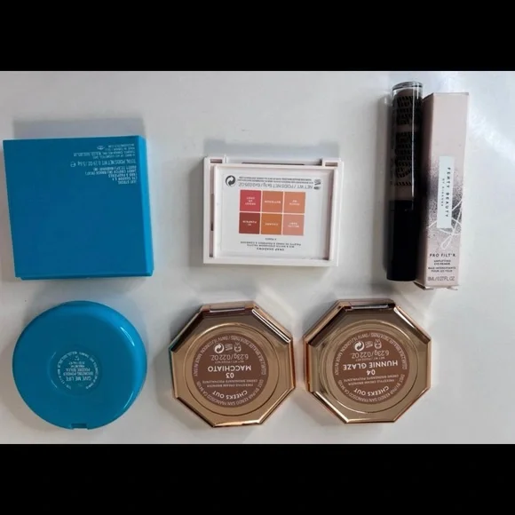 Makeup bundle - Picture 3 of 3